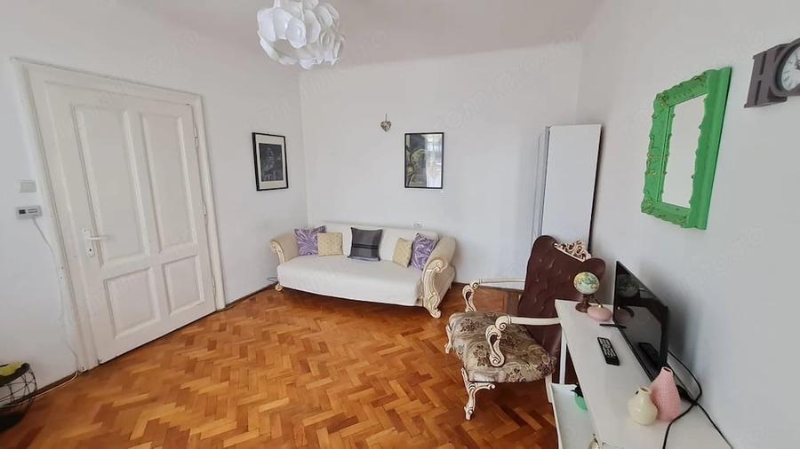 Garsonieră decomandată în Central