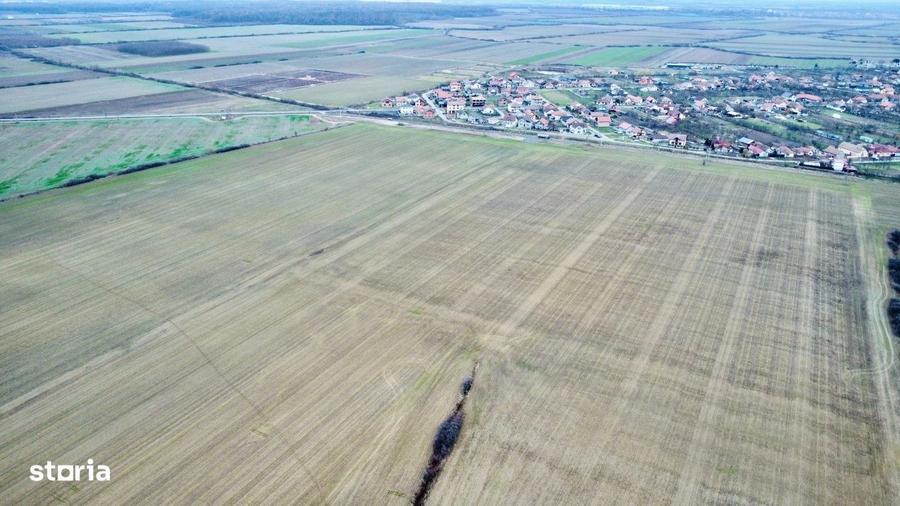 Spațiu comercial, în Bucovăț