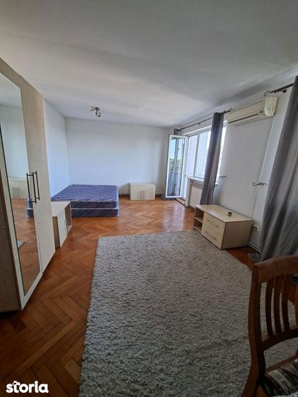 Apartament cu 3 camere decomandat în Copou