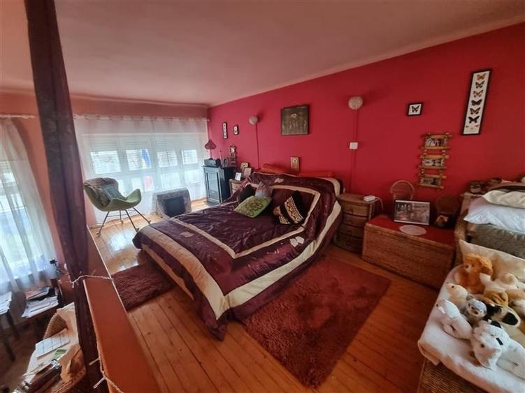 Casă individuală cu 4 camere cu Teren 1344 Mp în Central