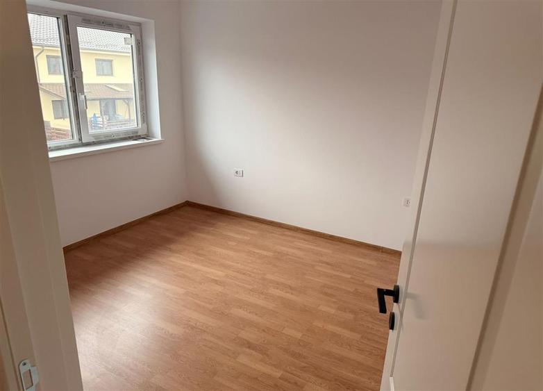 Duplex cu 4 camere cu Teren 260 Mp în Lisaura