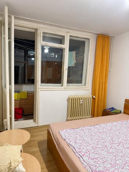 Apartament cu 3 camere în Drumul Taberei