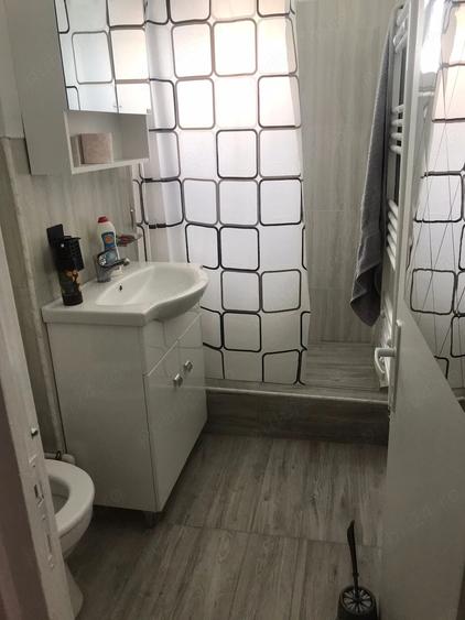 Garsonieră decomandată în Central