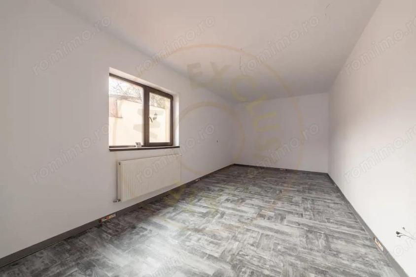 Casă cu Teren 663 Mp în Izvorani