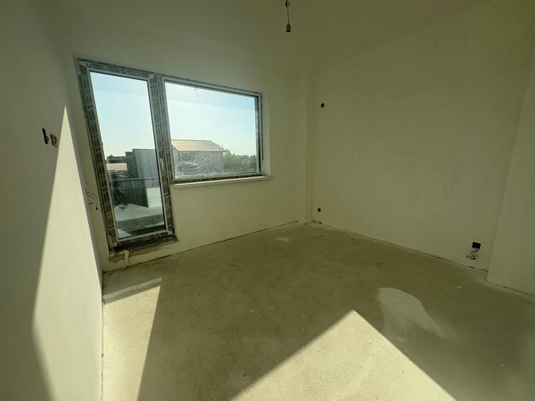 Apartament cu 3 camere decomandat în 1 Mai