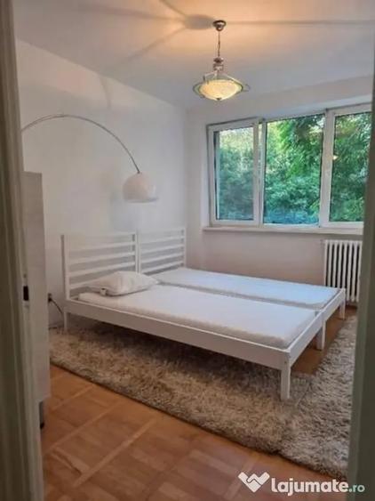 Apartament cu 2 camere semidecomandat în Vatra Luminoasă
