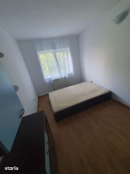 Apartament cu 3 camere decomandat în Tătărași