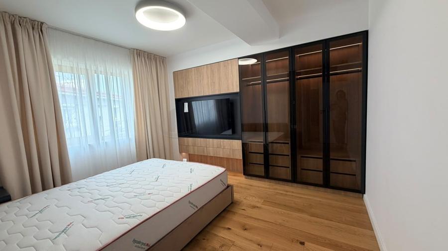 Apartament cu 3 camere decomandat, mobilat în Unirii