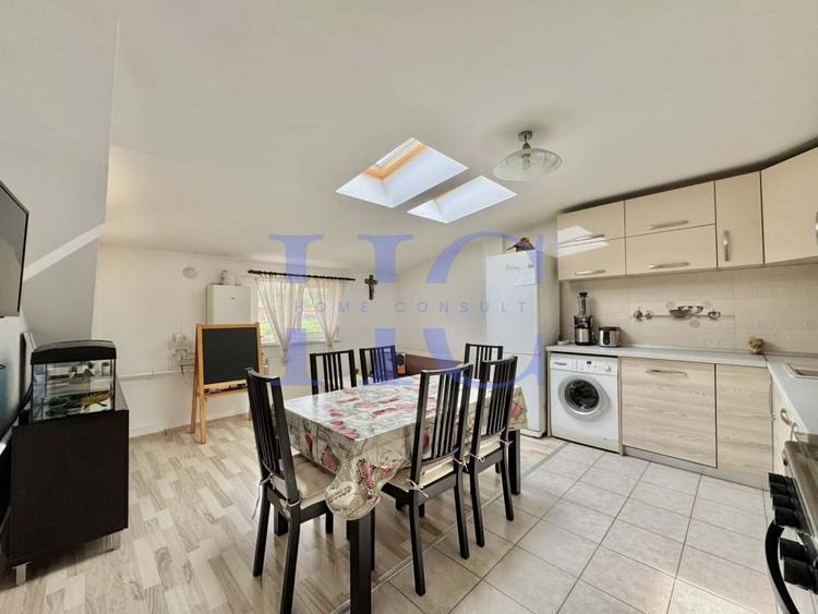 Apartament cu 3 camere decomandat, mobilat în Ștrand