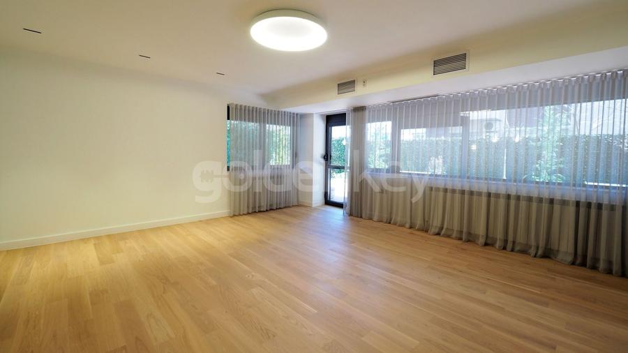 Apartament cu 4 camere decomandat, mobilat în Herăstrău
