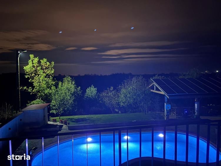 Casă cu 10 camere cu Teren 2000 Mp în Central