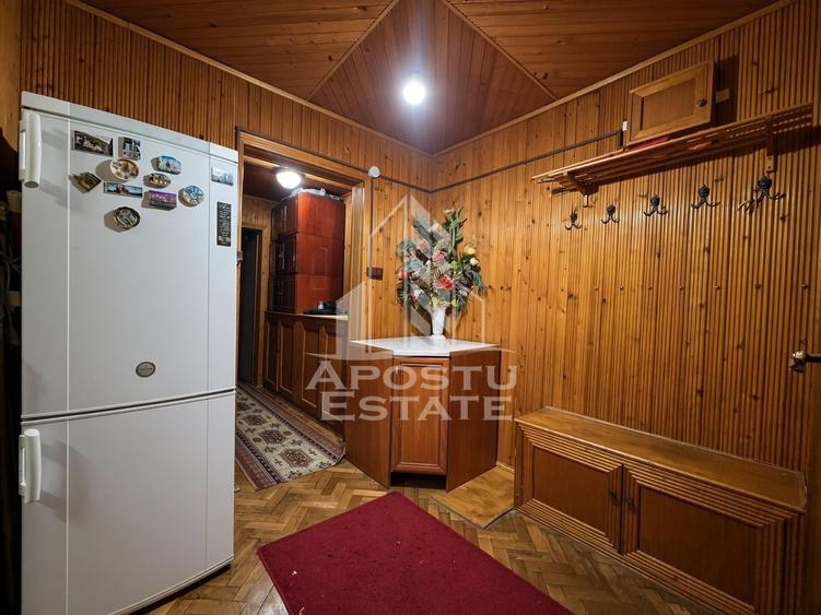 Apartament cu 3 camere decomandat, mobilat în Lipovei