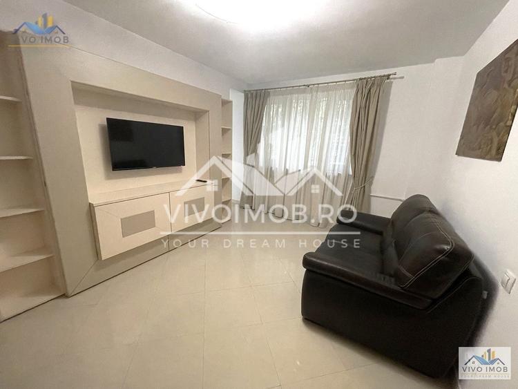 Apartament cu 3 camere semidecomandat, mobilat în Timpuri Noi