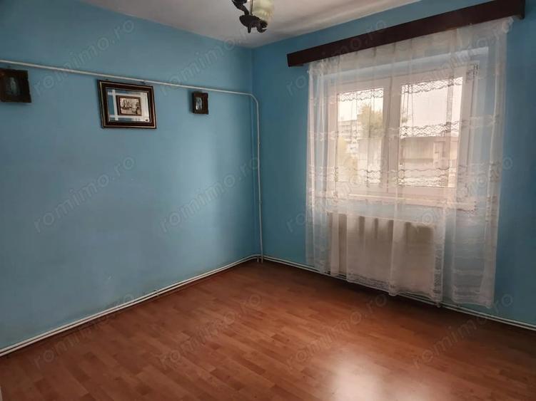 Apartament cu 4 camere decomandat în Gării