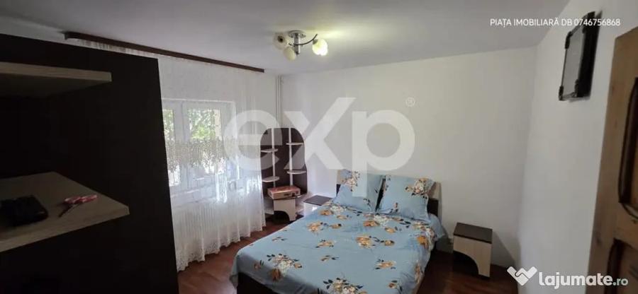 Apartament cu 4 camere decomandat în Central