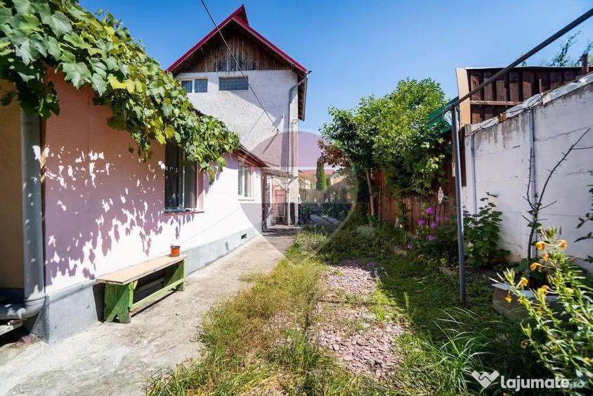 Apartament cu 4 camere decomandat în Central