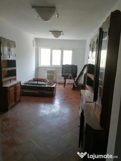 Apartament cu 3 camere decomandat în Gorjului