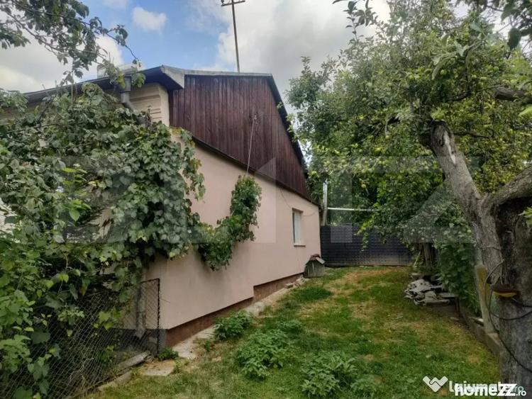 Casă cu 4 camere cu Teren 2190 Mp în Siret