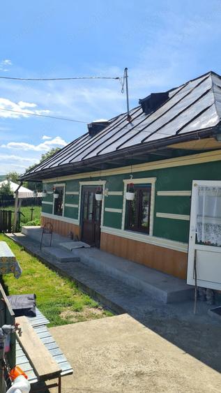 Casă cu Teren 1104 Mp în Poienari