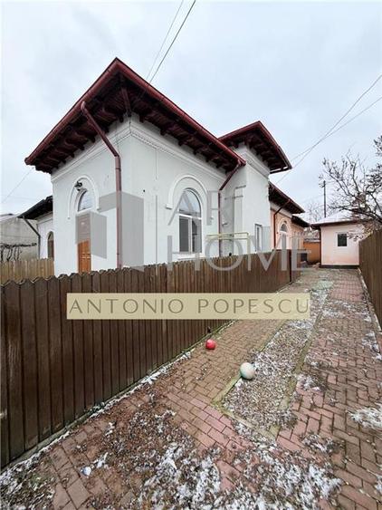 Casă individuală cu 4 camere cu Canalizare în Gheorghe Doja