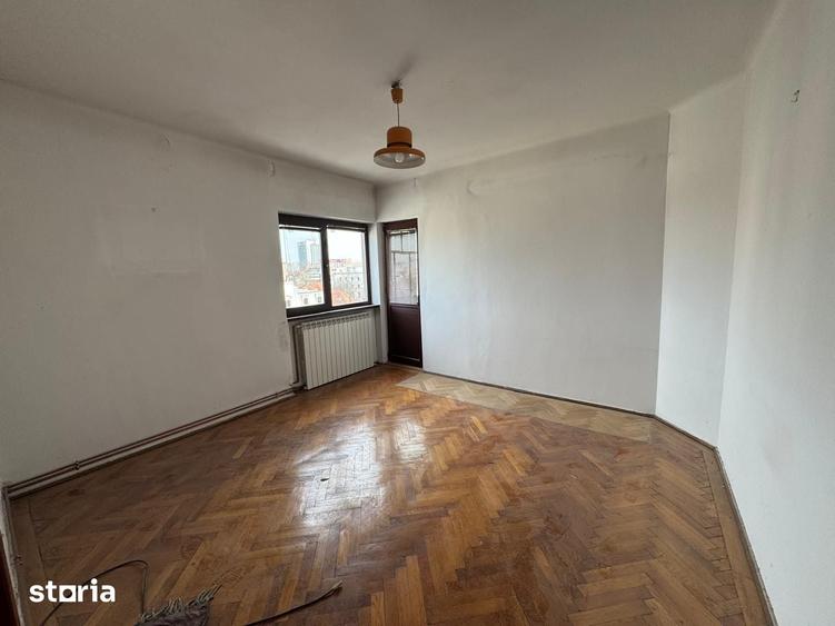 Apartament cu 3 camere în Calea Victoriei
