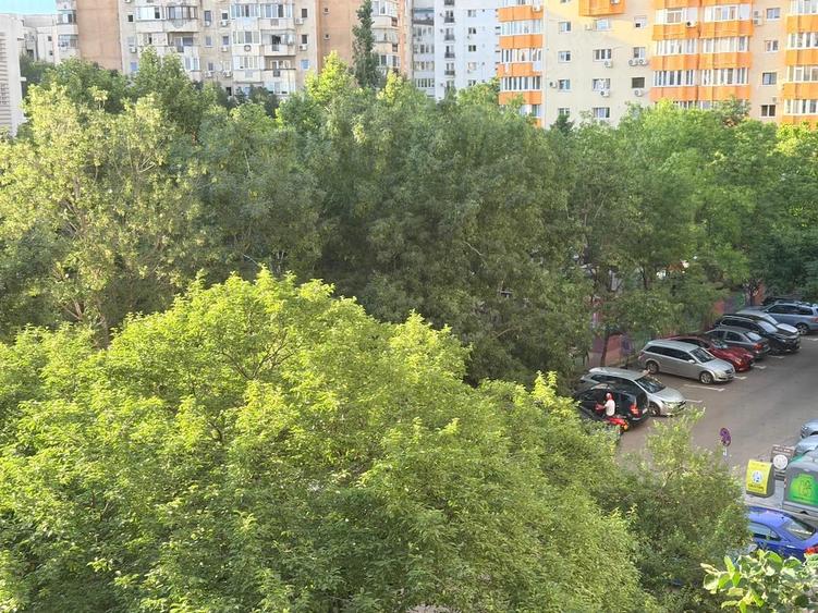 Apartament cu 3 camere decomandat în Nerva Traian