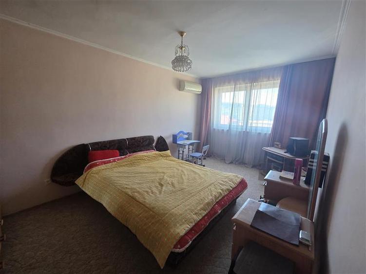 Apartament cu 4 camere decomandat în Ostroveni