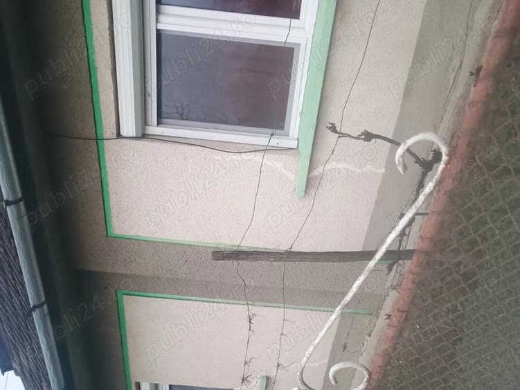 Casă cu Teren 2400 Mp în Dobra