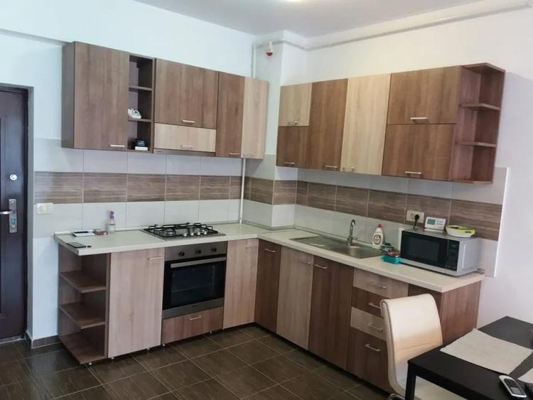 Apartament cu 2 camere semidecomandat, mobilat în Chiajna