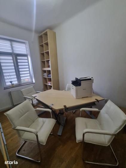 Apartament cu 5 camere decomandat în Iancului
