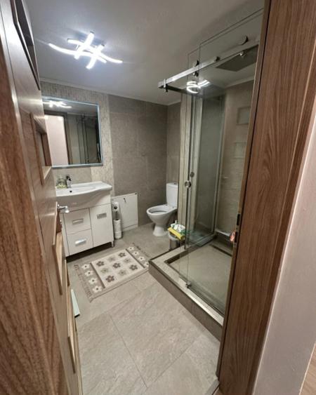Apartament cu 4 camere decomandat în Plopilor