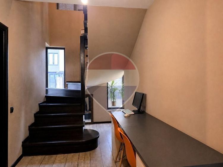Casă individuală cu 5 camere cu Teren 338 Mp în Florești