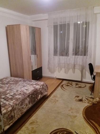 Apartament cu 3 camere decomandat în Exterior Vest