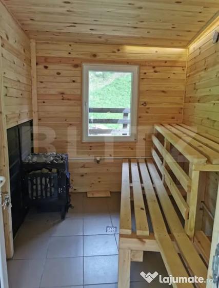 Casă cu 7 camere cu Teren 3300 Mp în Central