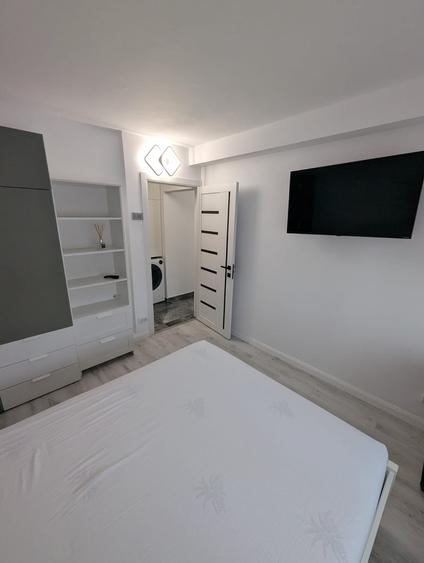 Apartament cu 2 camere decomandat, mobilat în Titan