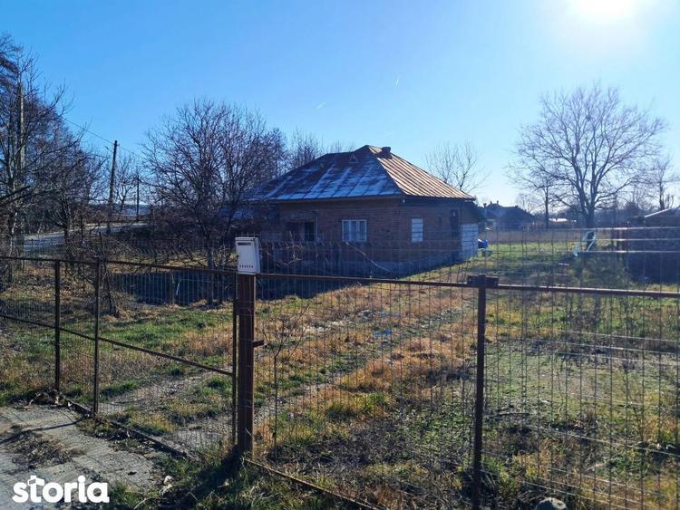 Casă cu 3 camere cu Canalizare în Polovragi