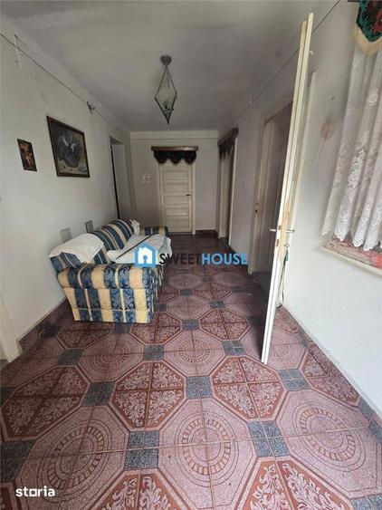 Casă cu 4 camere cu Teren 1700 Mp în Lisa