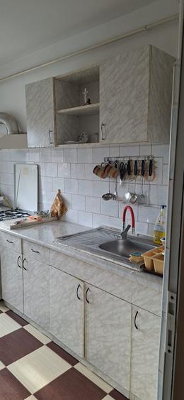 Vand apartament 2 camere decomandat - 1