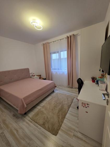 Casă cu 4 camere decomandat în Bucium