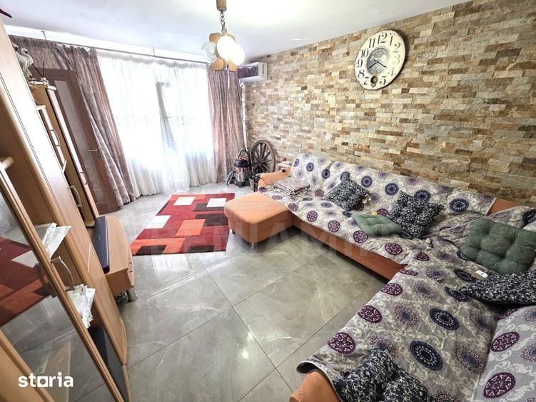Apartament cu 2 camere semidecomandat în Rovine