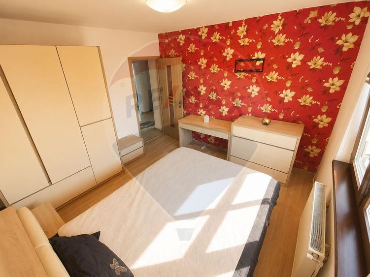 Apartament cu 3 camere decomandat, mobilat în Central