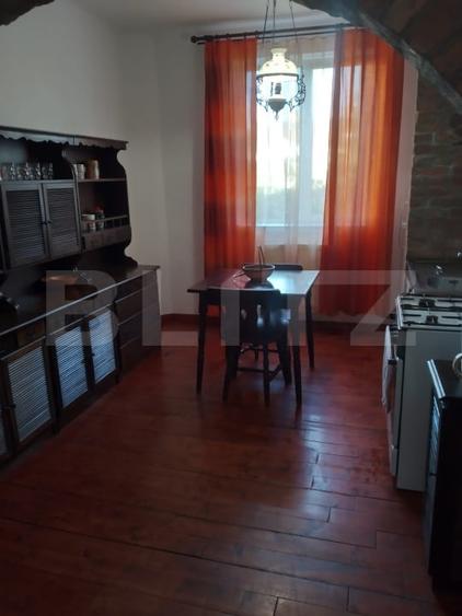 Apartament cu 3 camere semidecomandat, mobilat în Gheorgheni
