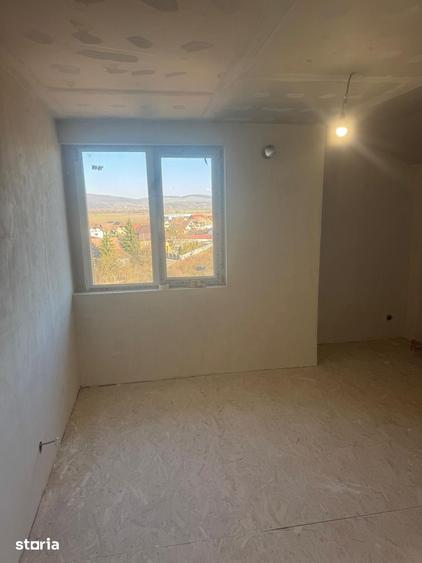 Apartament cu 3 camere decomandat în Sângeorgiu de Mureș