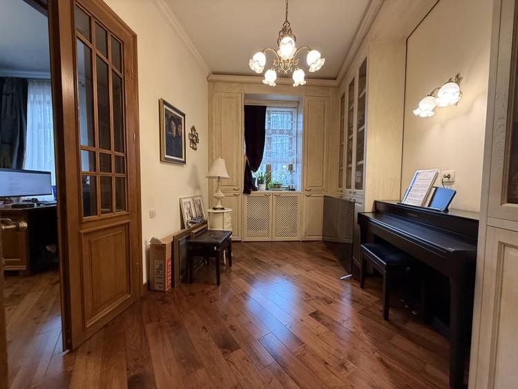Casă individuală cu 10 camere cu Piscina în Unirii