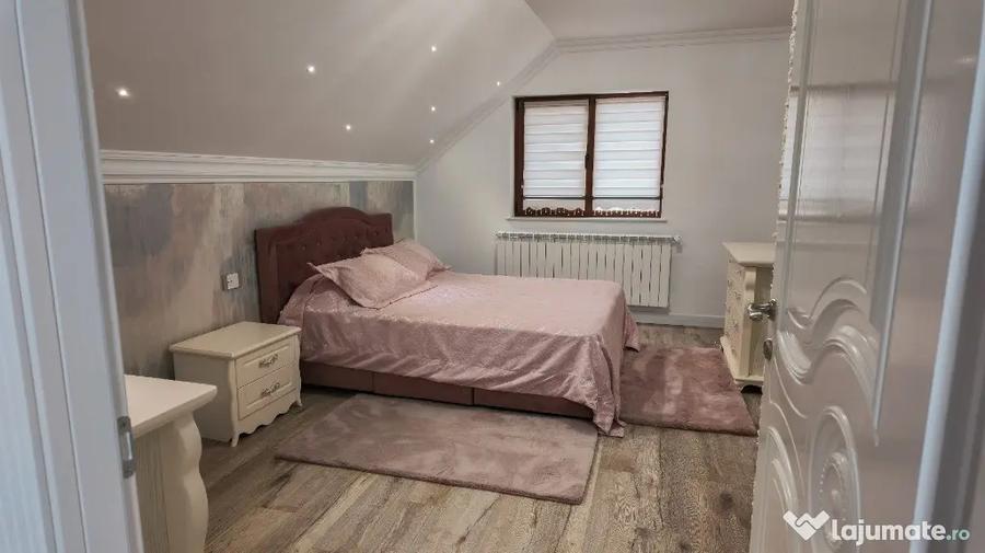 Casă cu 6 camere cu Teren 2100 Mp în Central