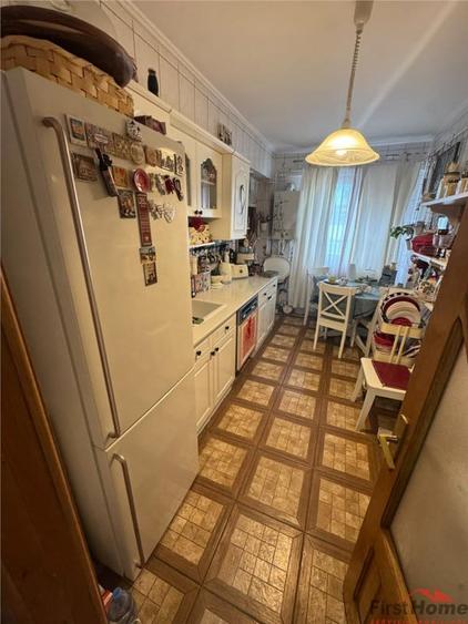 Apartament cu 4 camere decomandat în Ultracentral