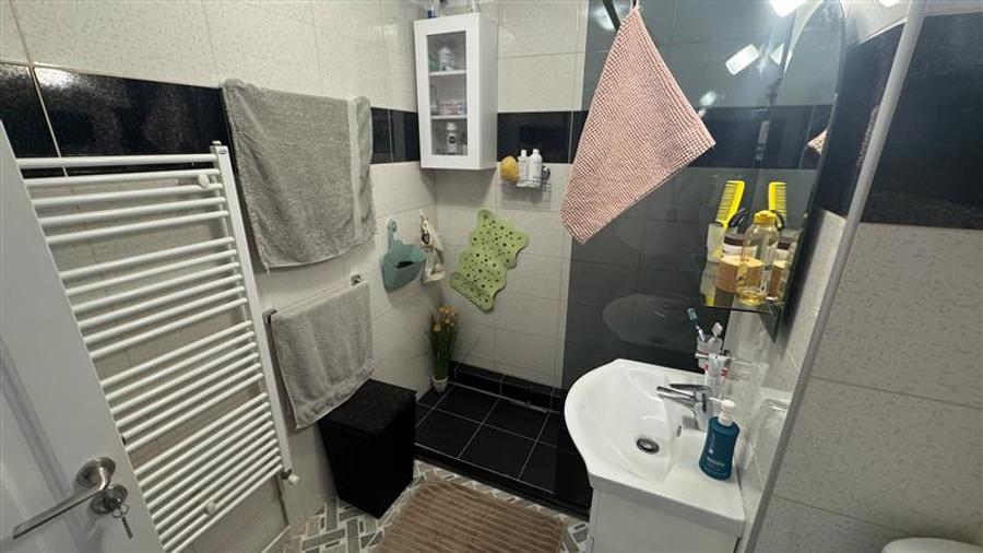 Apartament cu 2 camere decomandat în Hipodrom 3