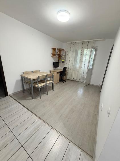 Apartament cu 2 camere semidecomandat în Dâmbu Pietros