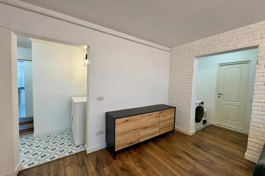 Apartament cu 2 camere semidecomandat, mobilat în Victoriei
