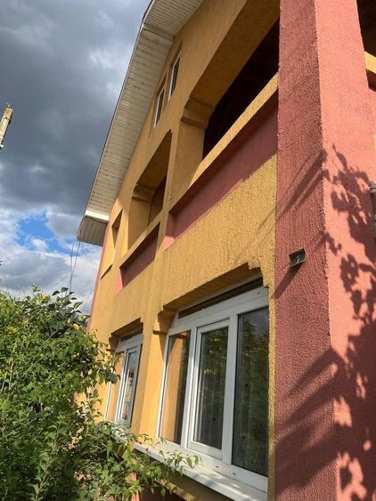 Casă cu 4 camere în Podari